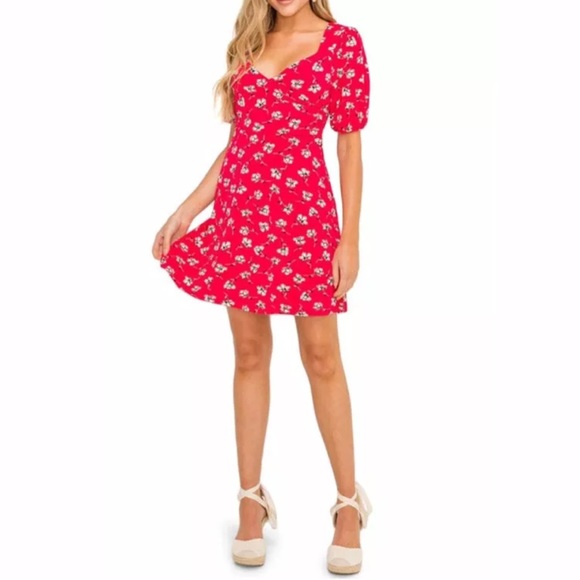 All in Favor Dresses & Skirts - All in Favor Floral V-Neck Minidress